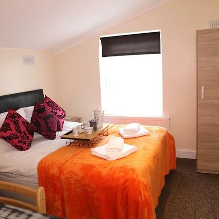 Hr Accommodation Londra Esterno foto
