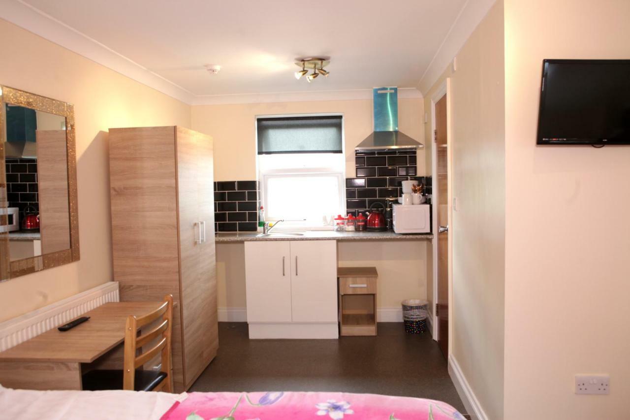 Hr Accommodation Londra Esterno foto