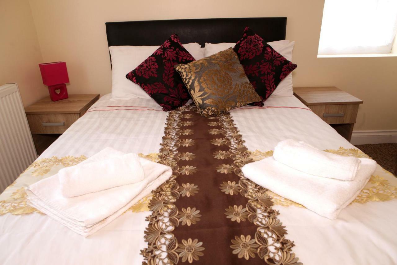 Hr Accommodation Londra Esterno foto