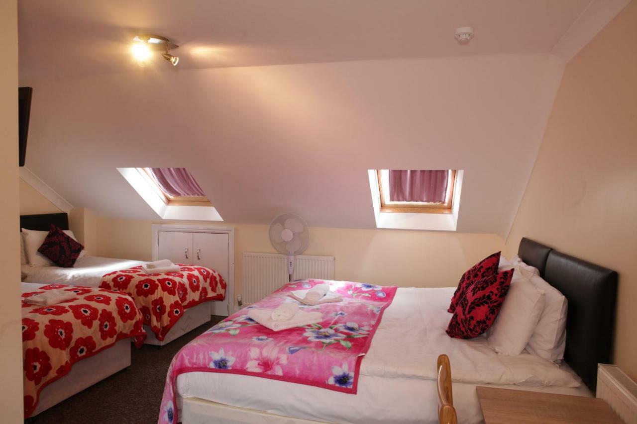 Hr Accommodation Londra Esterno foto