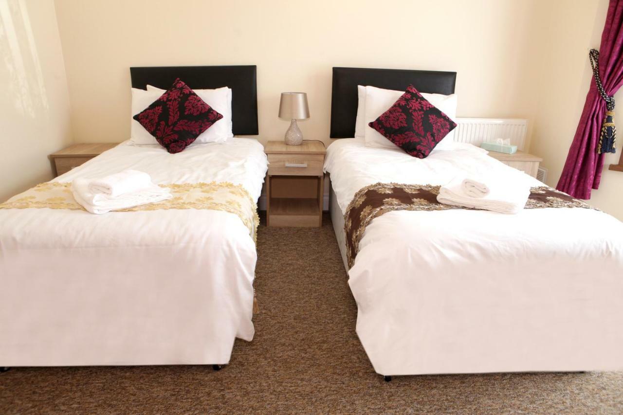 Hr Accommodation Londra Esterno foto