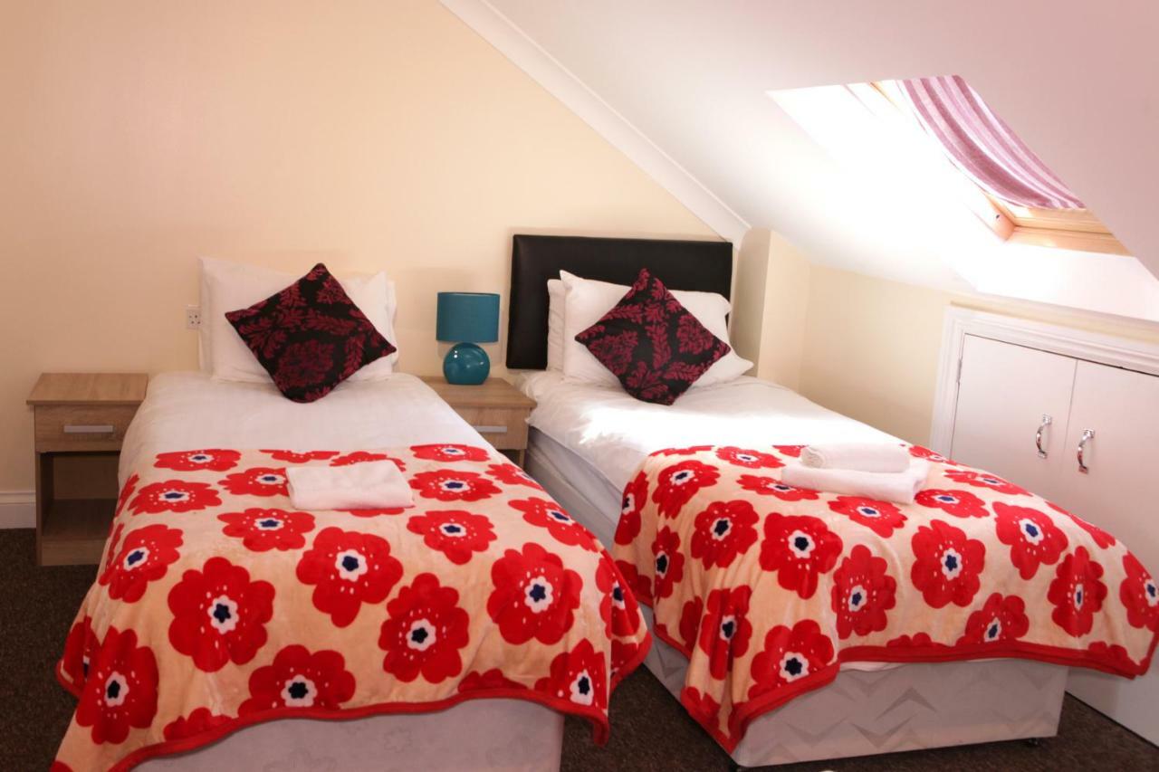 Hr Accommodation Londra Esterno foto